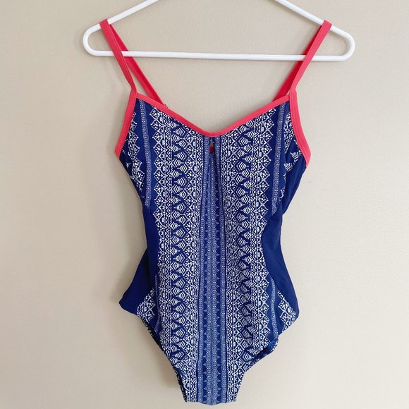 L.L. Bean Other - LL Bean blue white pattern one piece swimsuit sz 4